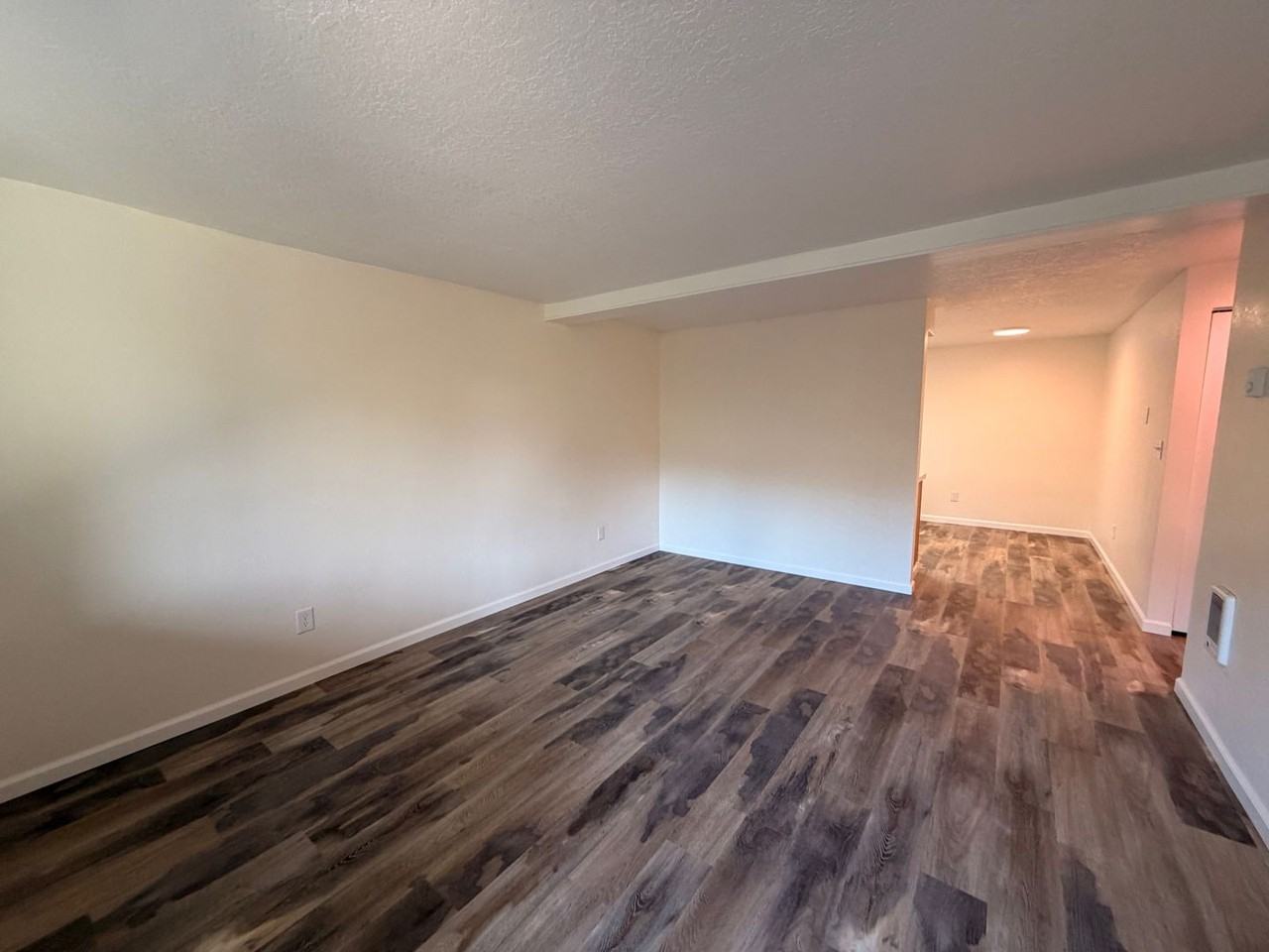 augh - Photo 2 of 14