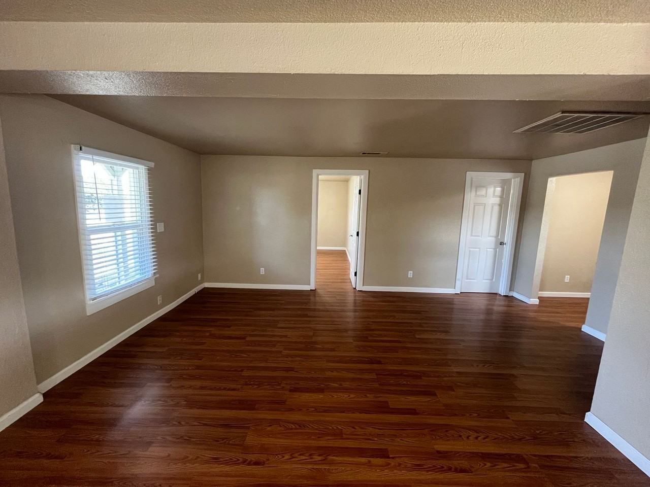 20579 Avenue 184 - Photo 2 of 13