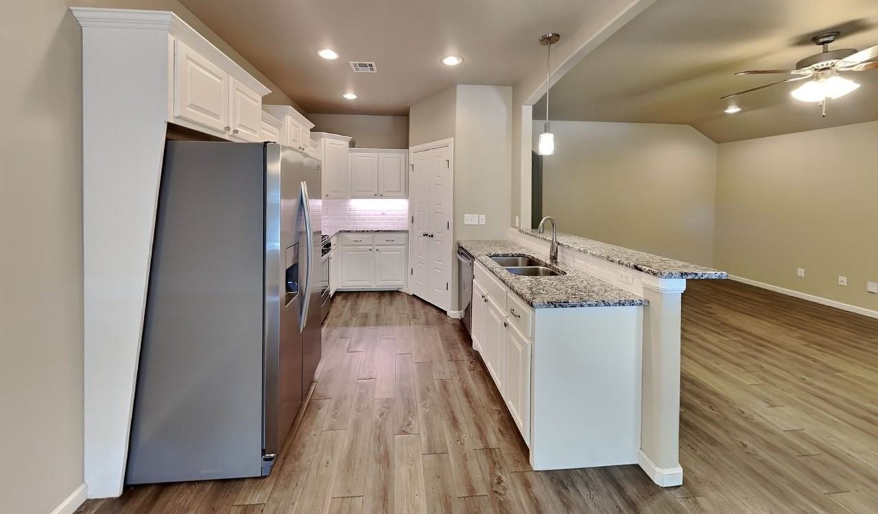 8809 Sw 55th St #B - Photo 7 of 14