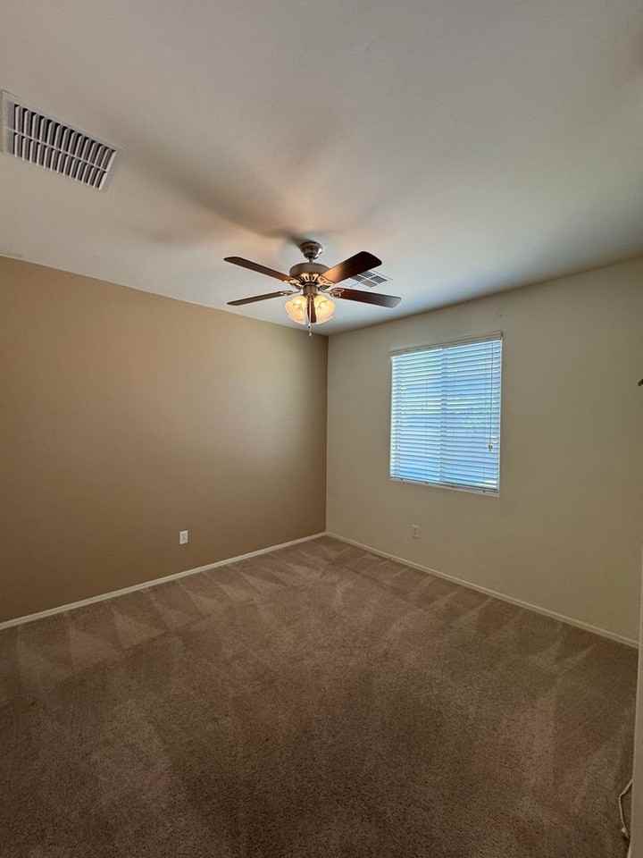 11852 West Fordson Drive - Photo 6 of 17