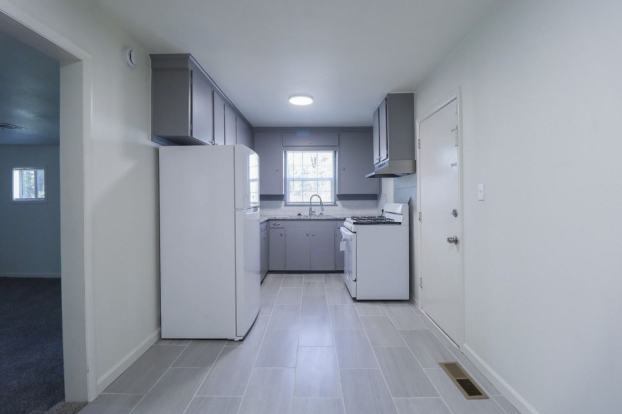 622 E Xyler St - Photo 3 of 29