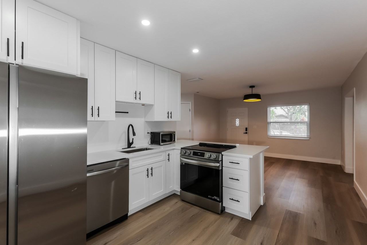 726 75th Avenue North - Photo 2 of 50