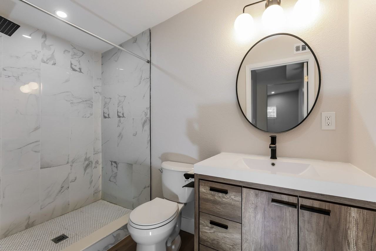 726 75th Avenue North - Photo 4 of 50