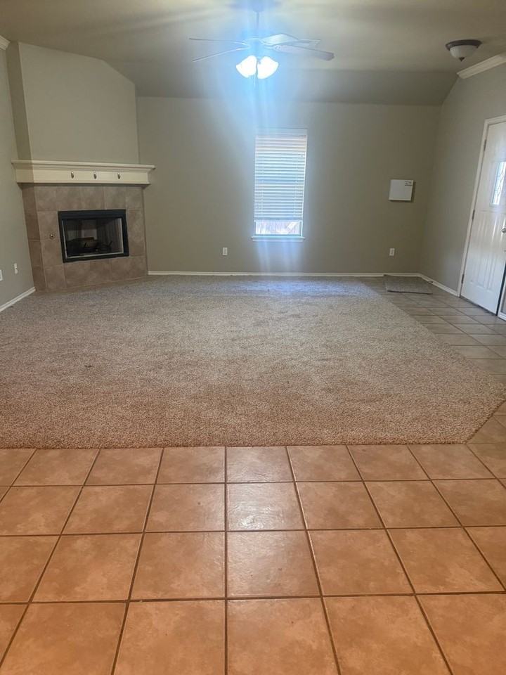 3705 Matthew Dr - Photo 3 of 31