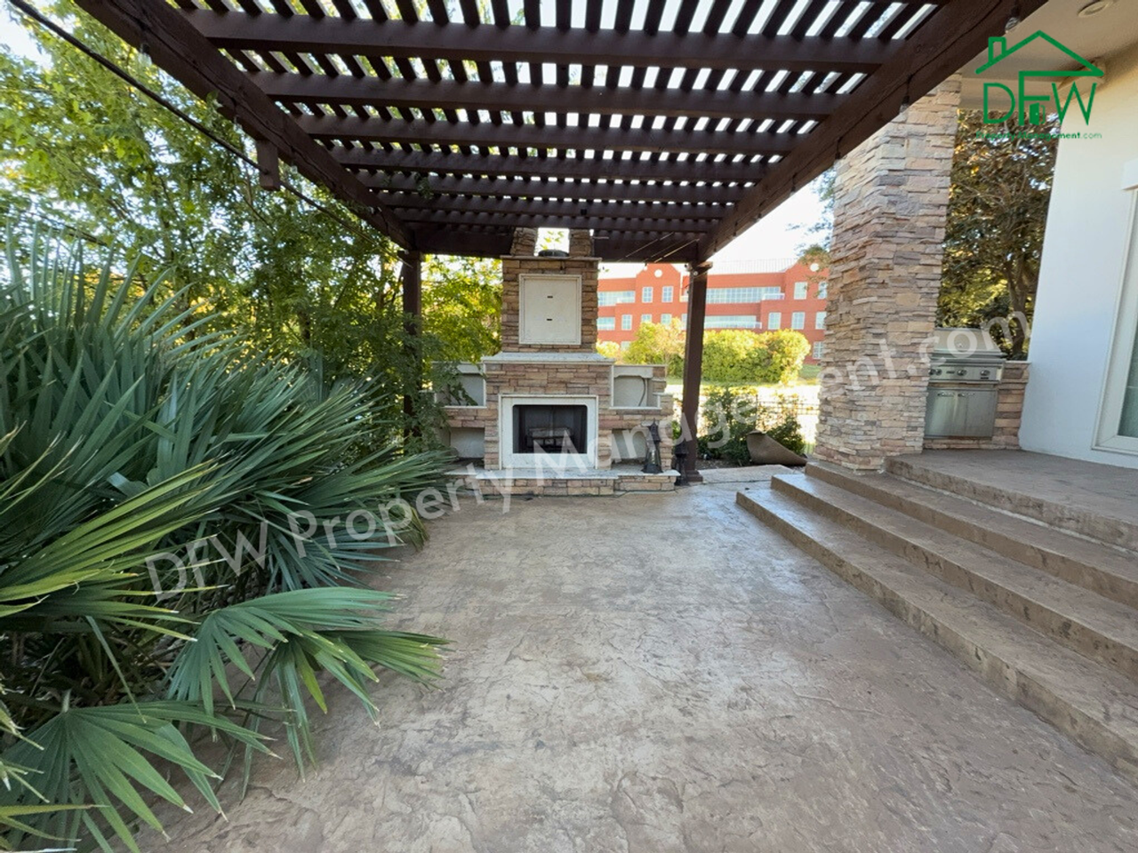 4459 Lena Ln - Photo 3 of 41