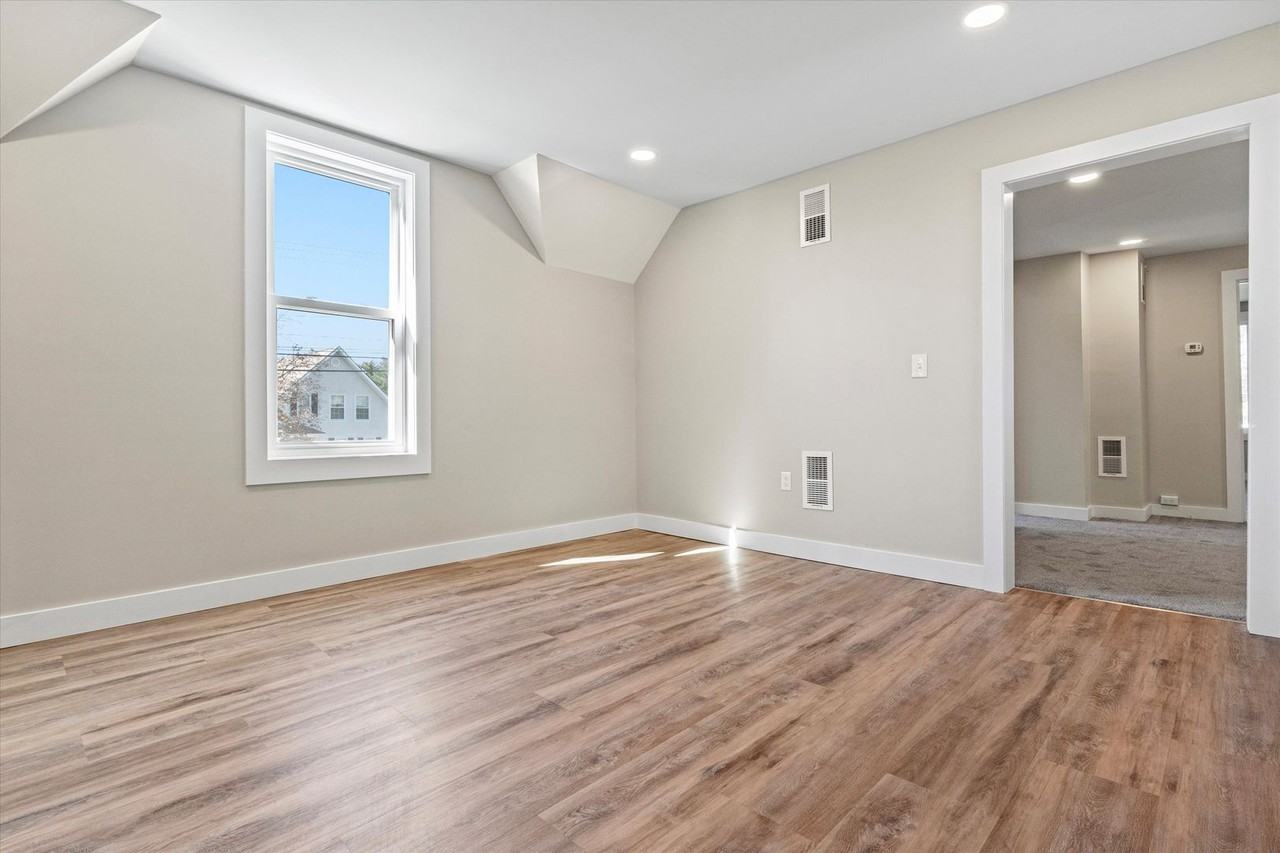 378 South Mammoth Road #2 - Photo 3 of 17