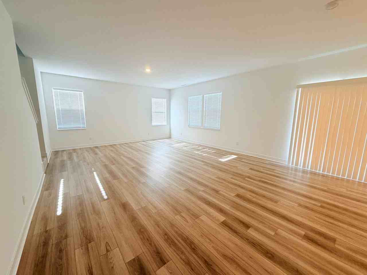 1041 Sunderland Drive - Photo 4 of 41