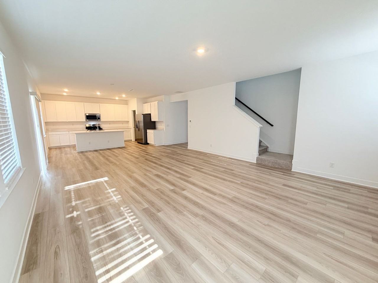 1041 Sunderland Drive - Photo 5 of 41