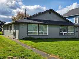 featured image of 907 W 1st St