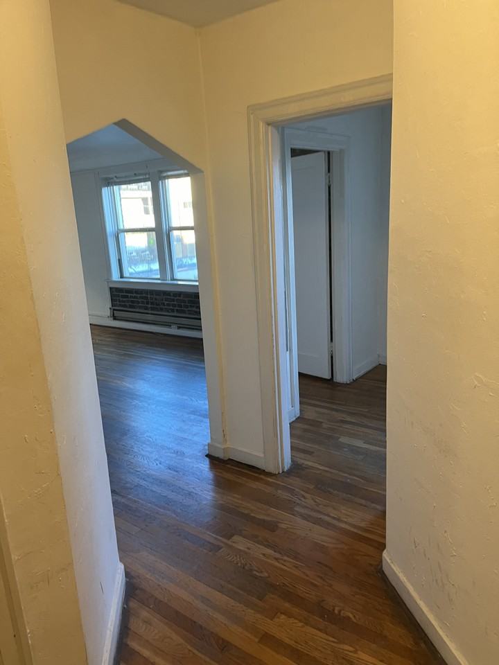 E Mercer St & Bellevue Ave E #103 - Photo 3 of 6