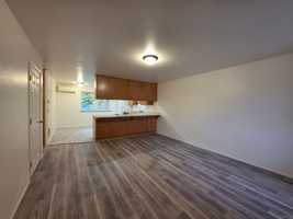 featured image of 421/423 S 58th St