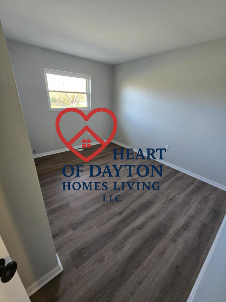 107 Gloria Avenue - Photo 2 of 11