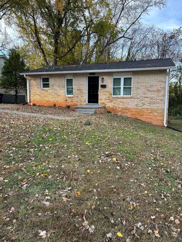 1651 NE 22nd St - Photo 2 of 8