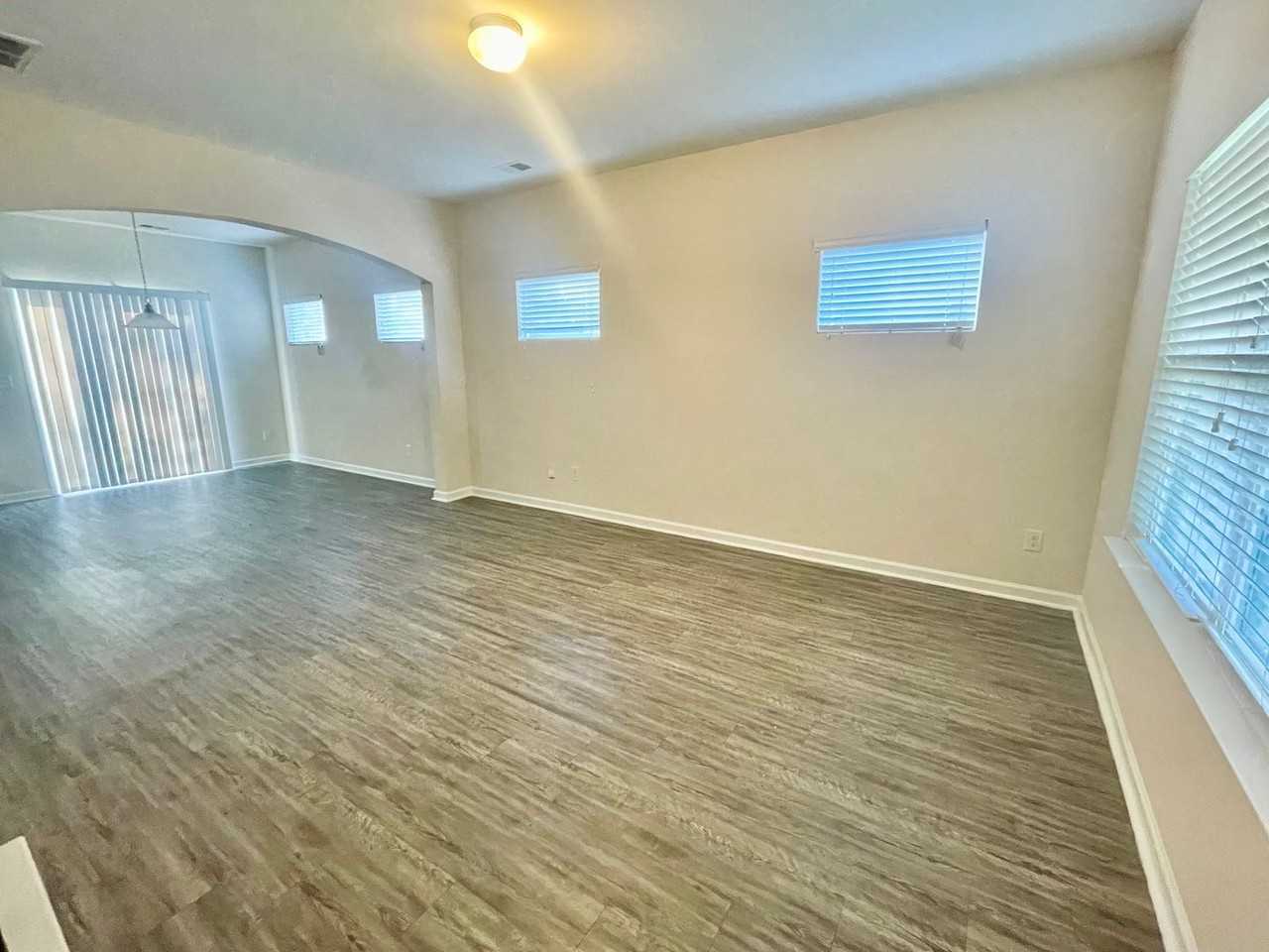 124 Village Creek Way - Photo 3 of 20