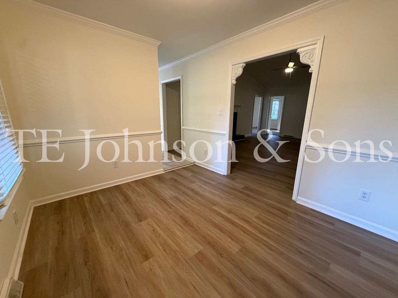 2352 Silas Creek Parkway - Photo 4 of 47