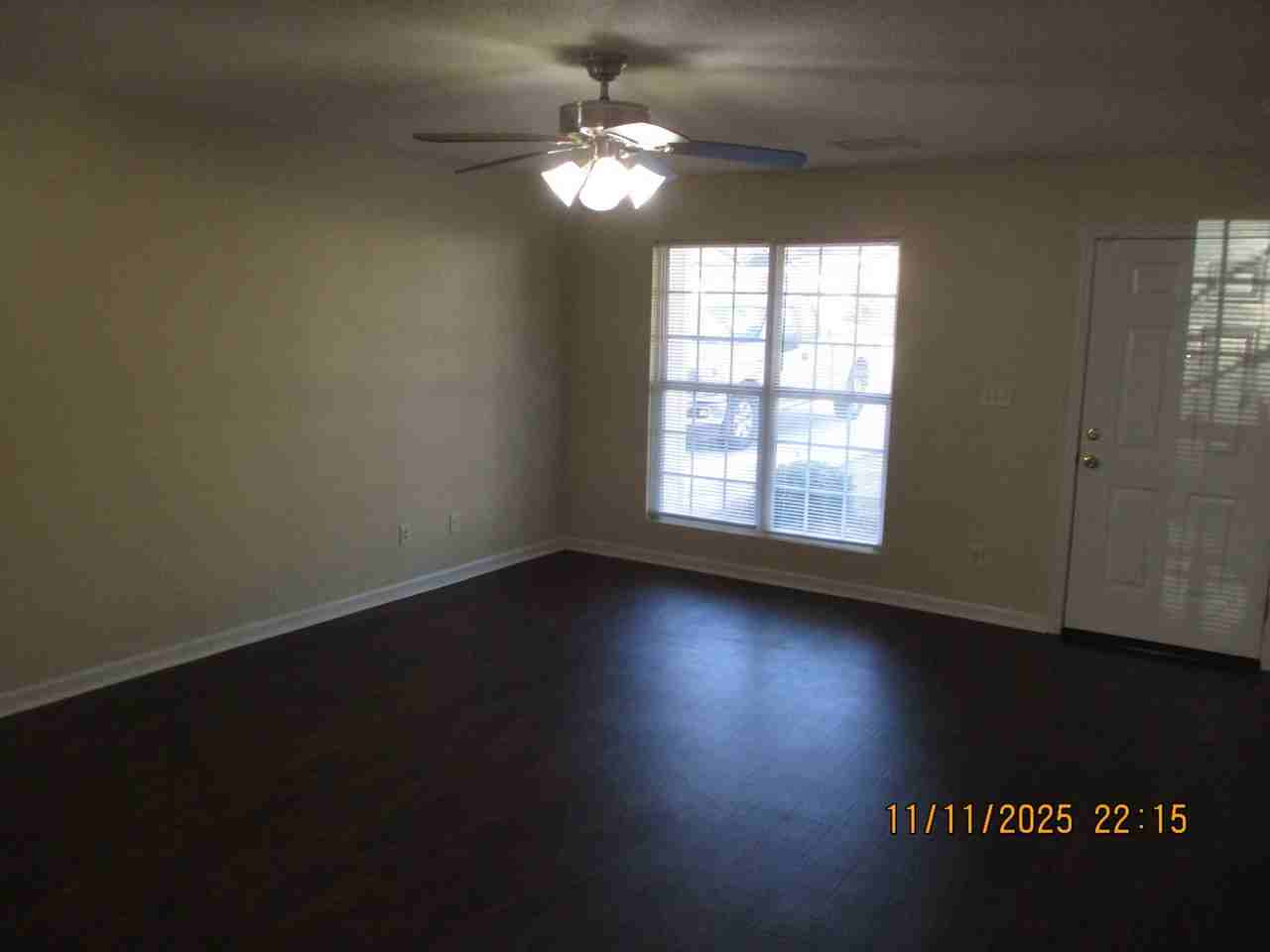 206 Glade Ln - Photo 3 of 8