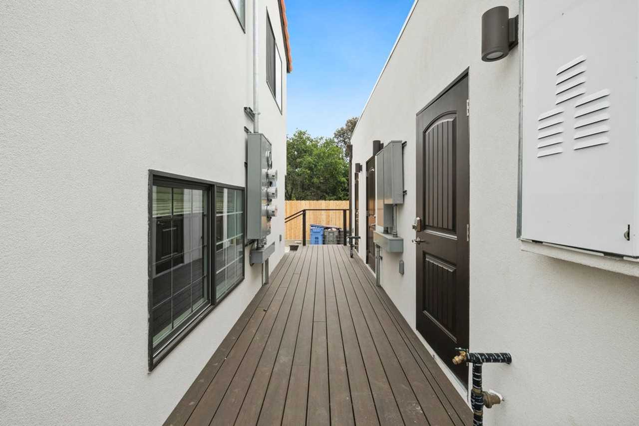 550 Hathway Avenue - Photo 7 of 8