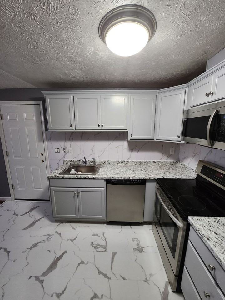 1972 Wright Pl Se - Photo 2 of 17