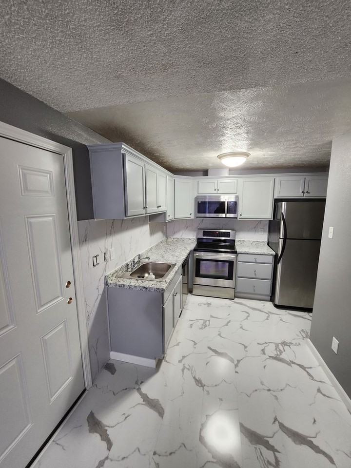 1972 Wright Pl Se - Photo 3 of 17