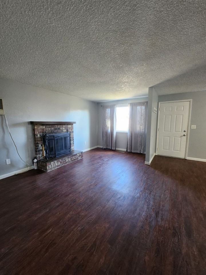 1972 Wright Pl Se - Photo 6 of 17