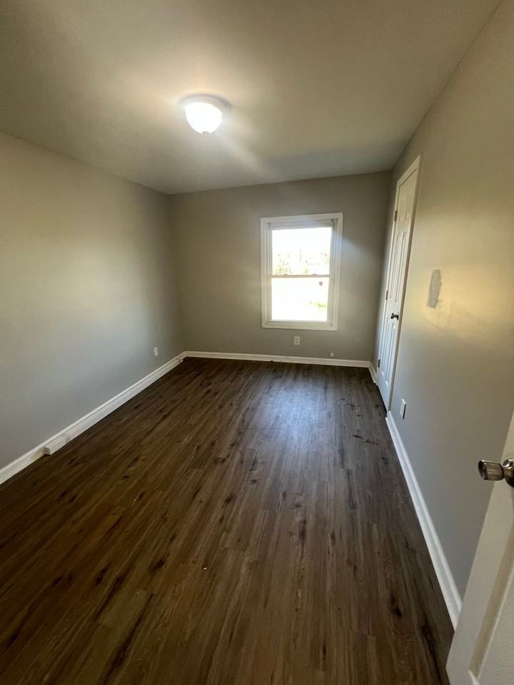 4825 New Glendale Rd - Photo 5 of 10