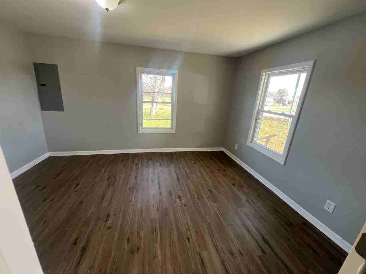 4825 New Glendale Rd - Photo 6 of 10