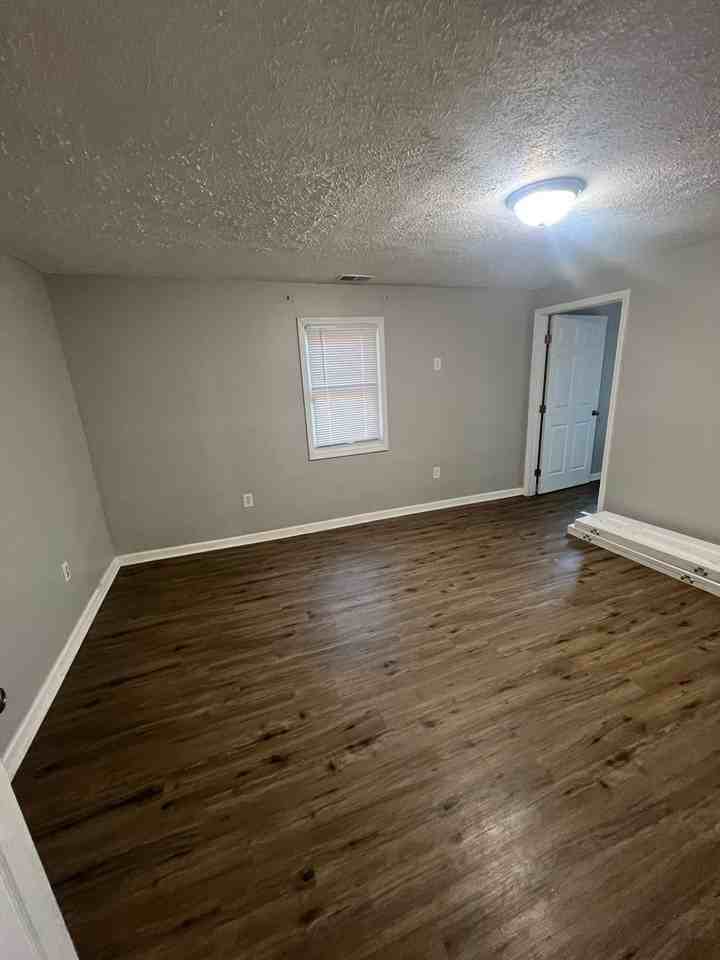 4825 New Glendale Rd - Photo 7 of 10