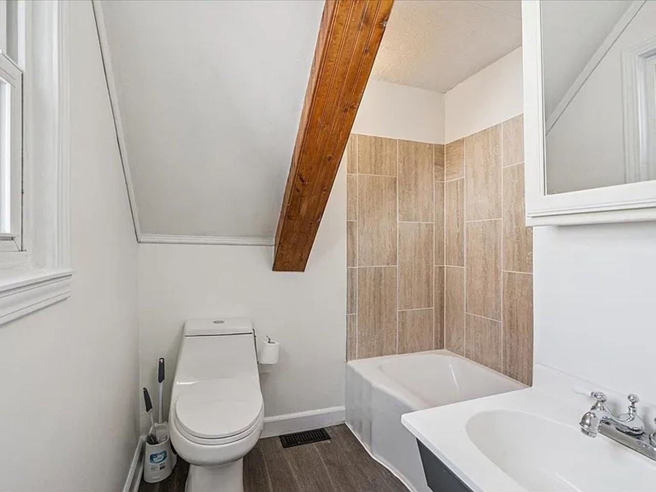 1735 Wood St - Photo 5 of 11