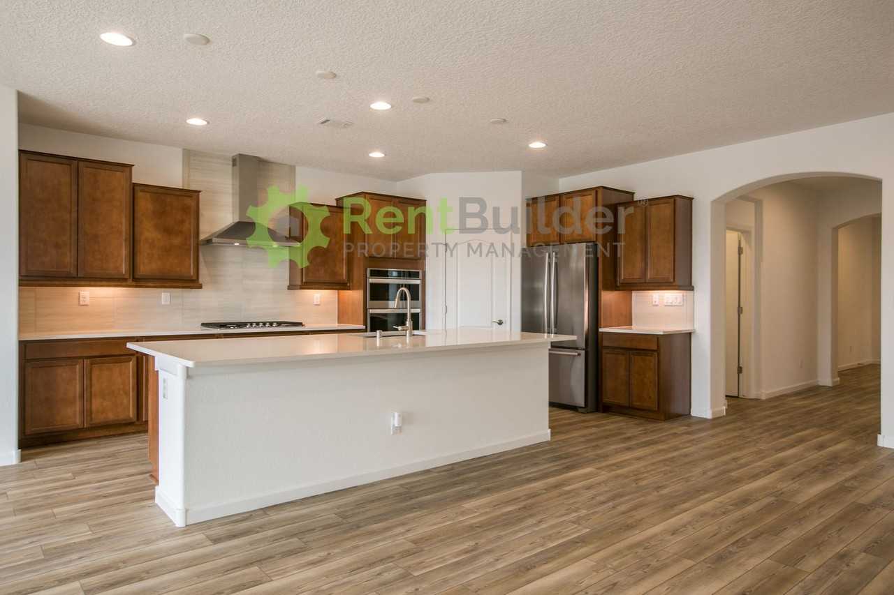 3114 Tess Ct Ne - Photo 6 of 28