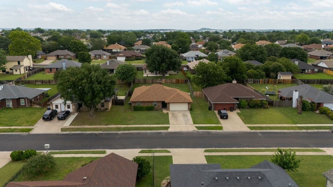 3807 Water Oak Dr - Photo 2 of 23