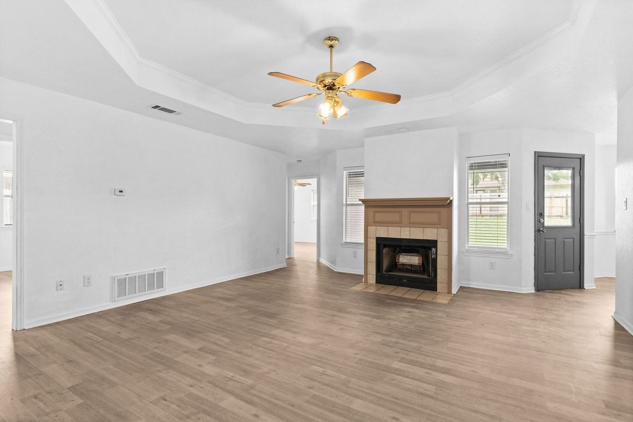 3807 Water Oak Dr - Photo 3 of 23