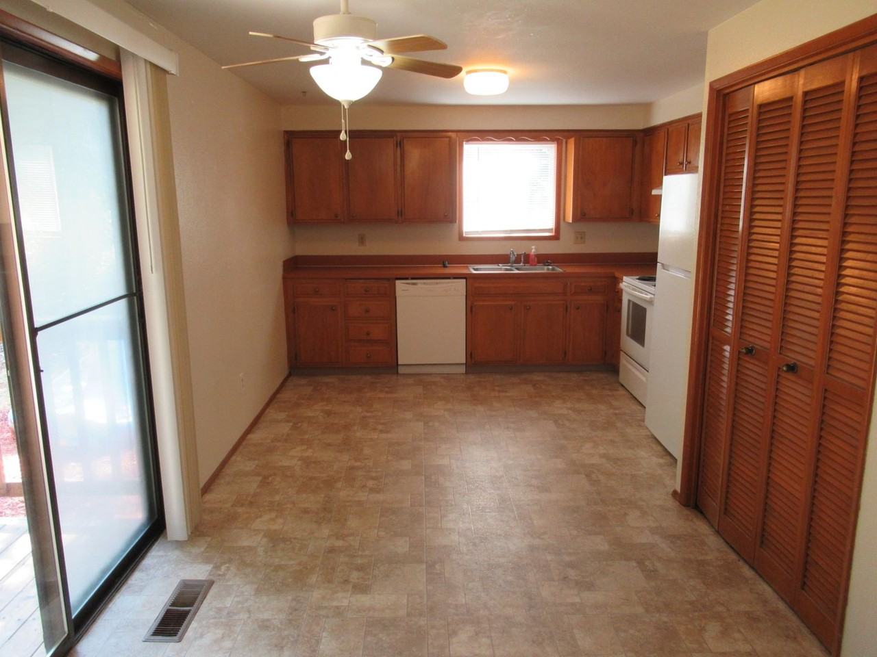 2214 Navaho Ct Se - Photo 6 of 22