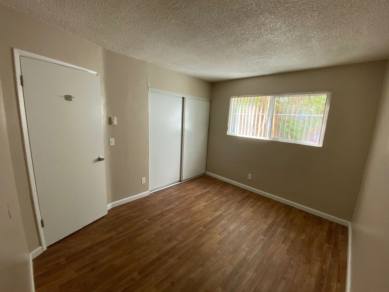 Van Dyke - Photo 6 of 34