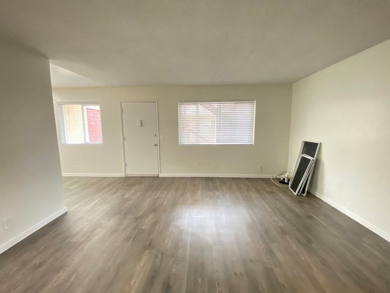 Van Dyke - Photo 7 of 34