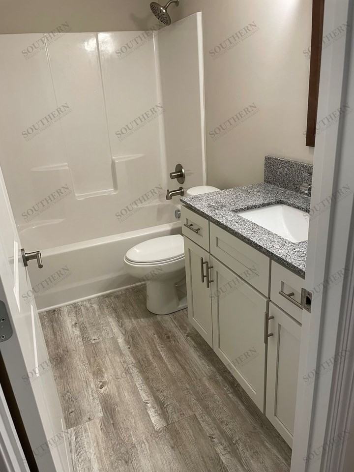 Knox Manor - Photo 5 of 5