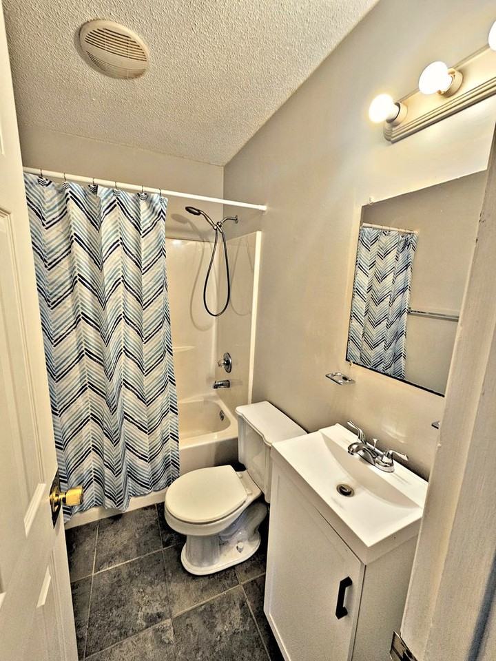 710 8th St Sw - Photo 5 of 8