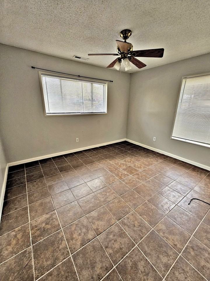 710 8th St Sw - Photo 7 of 8