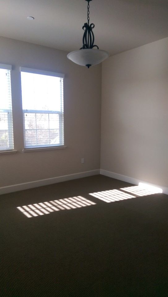 734 N Montebello St - Photo 7 of 10