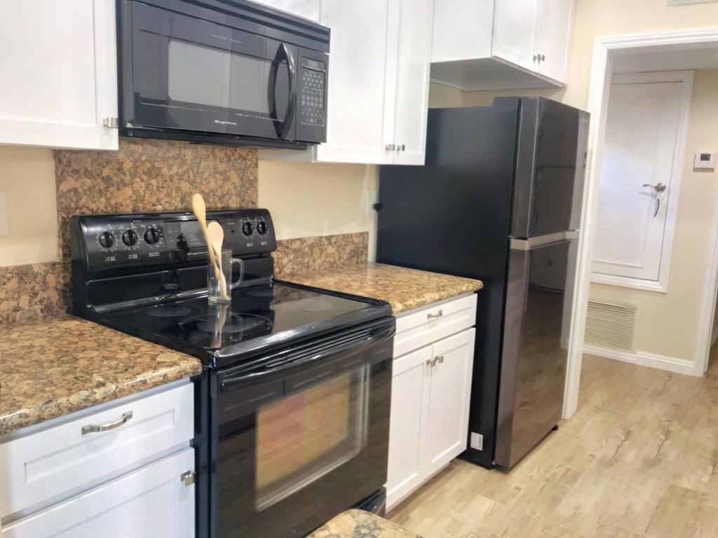 18307 Burbank Blvd - Photo 6 of 24