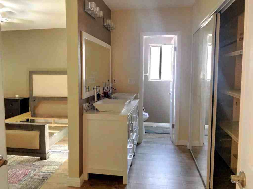 18307 Burbank Boulevard - Photo 4 of 24