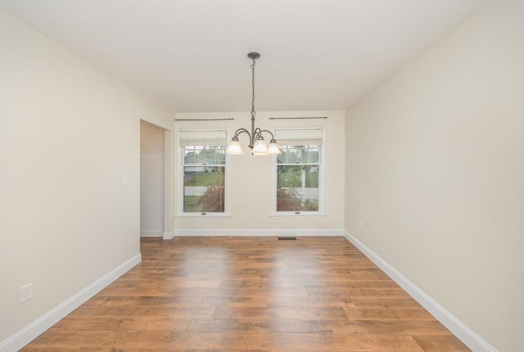 125 Fieldstone Drive - Photo 5 of 27