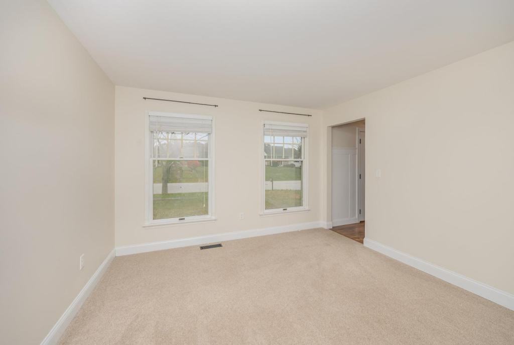 125 Fieldstone Drive - Photo 6 of 27