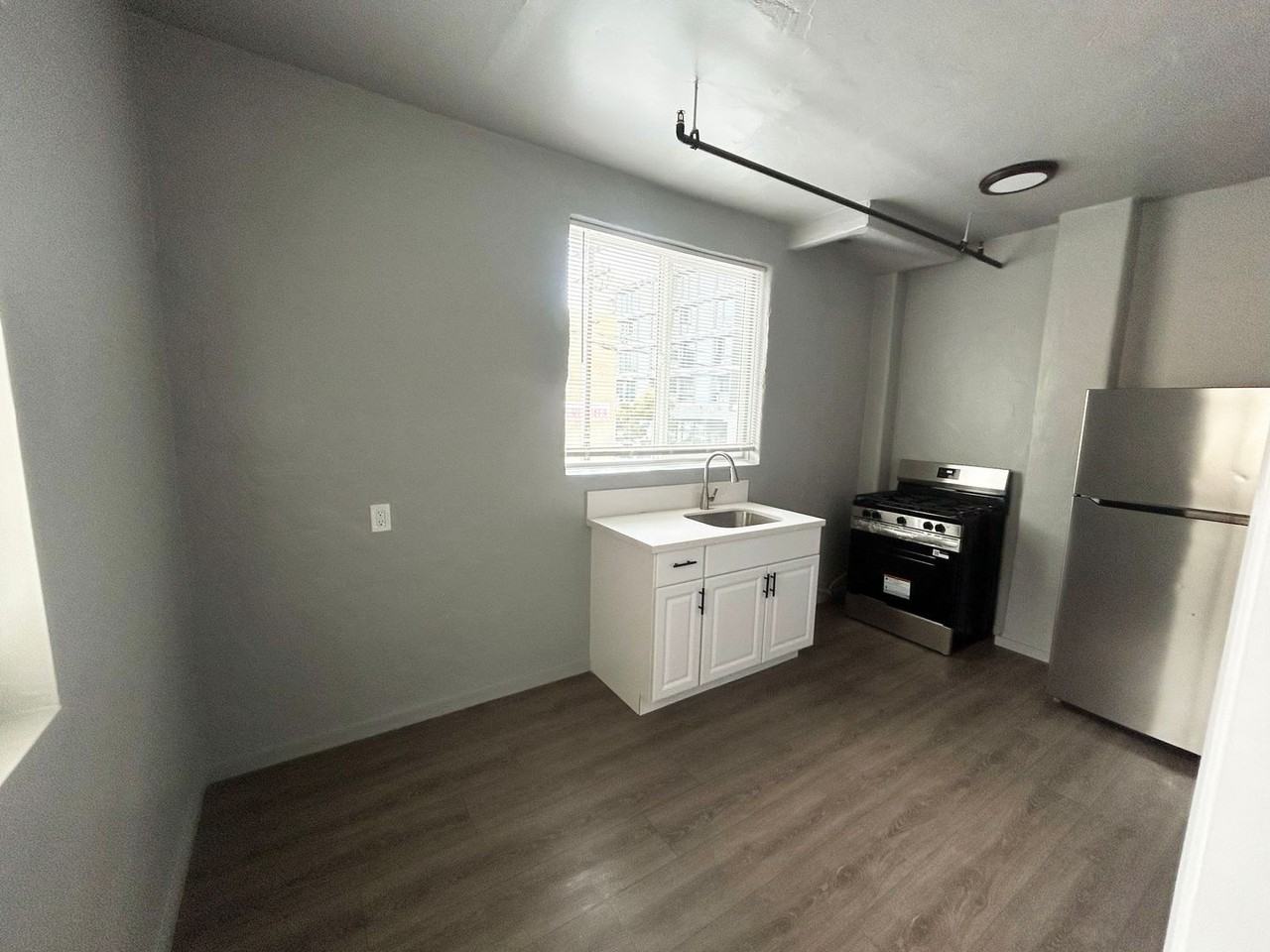 170 S Mountain View Ave. - Photo 5 of 13