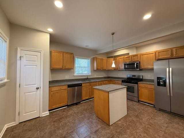 607 Saint Dunstans Rd - Photo 7 of 25