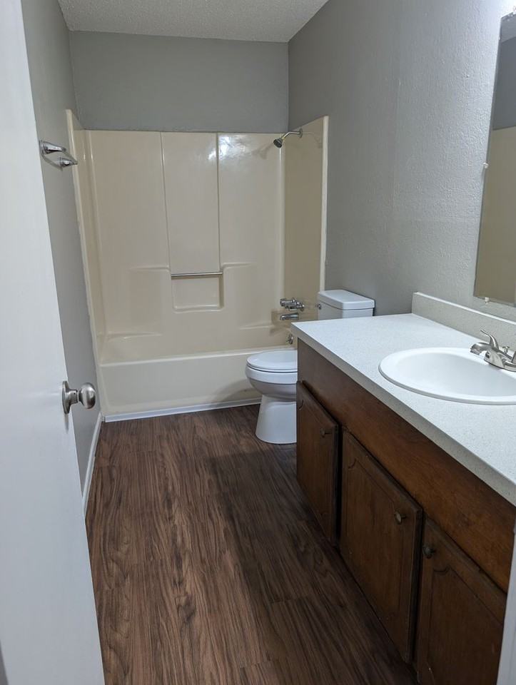 Aspen Grove Apartments - Photo 4 of 11