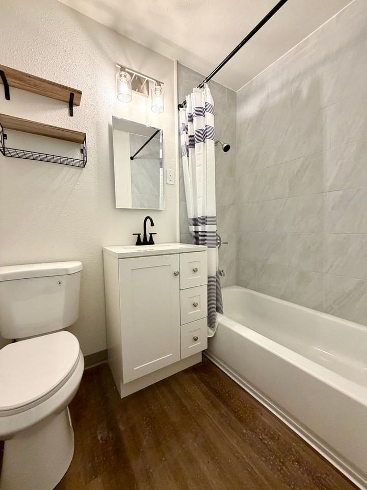 9124 Northeast Oregon Street - Photo 6 of 7