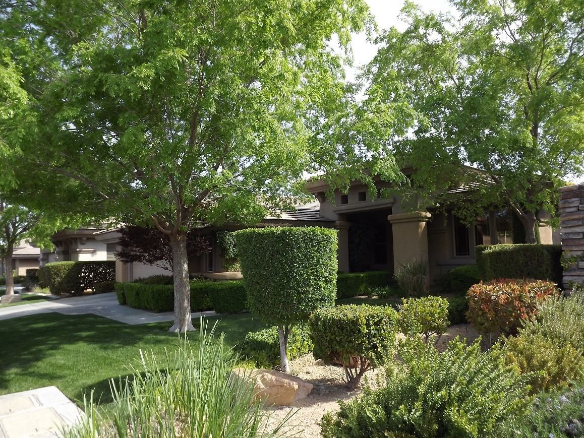 16 Feather Sound Dr - Photo 3 of 30