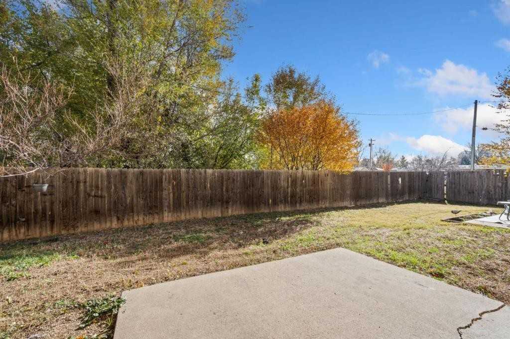 906 Hersinger Pl - Photo 4 of 12