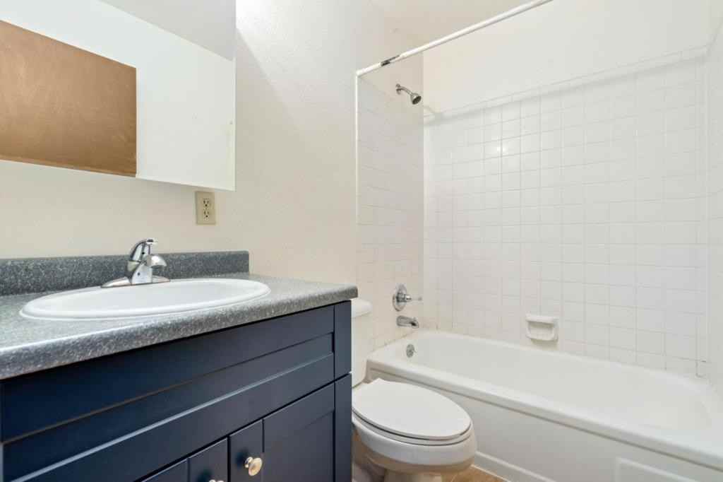 906 Hersinger Pl - Photo 5 of 12