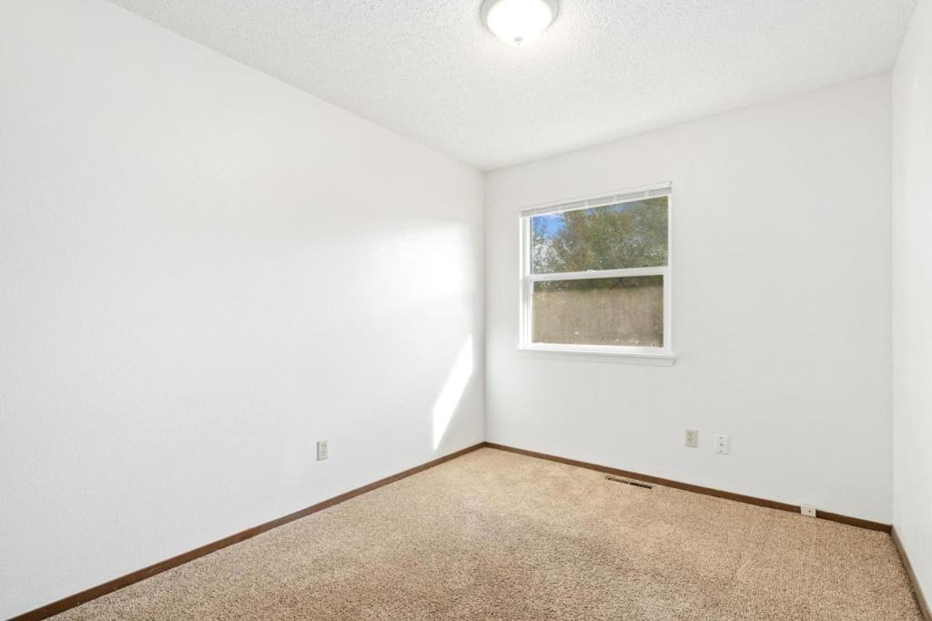 906 Hersinger Pl - Photo 7 of 12